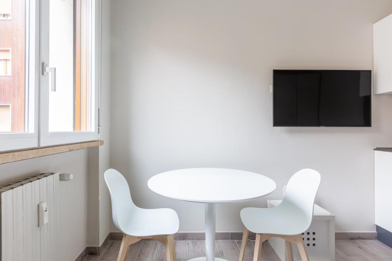 Bnbutler - Panizza - Grazioso Monolocale, Posizione Elegante E Centrale Milan Bagian luar foto
